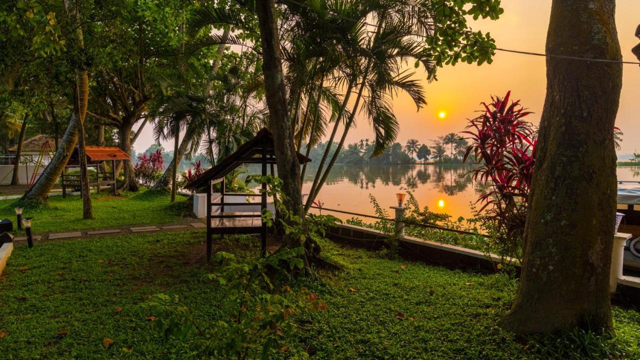 Warmth Lake Haven アーラップーザ県 エクステリア 写真